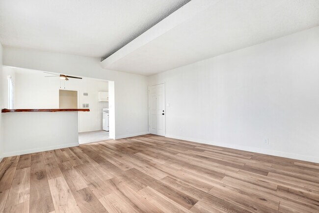 Foto del edificio - 12058 Culver Blvd