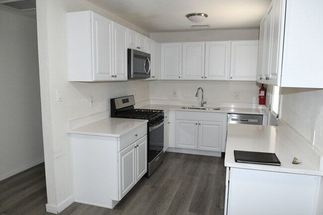 Foto del edificio - 1339 E Glenrosa Ave