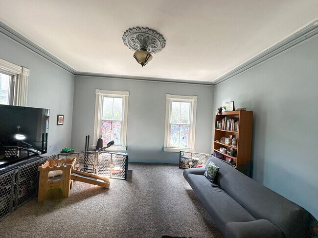 Foto del edificio - 176-182 Elmwood Ave