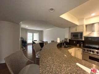 Foto del edificio - 1000 Granville Ave