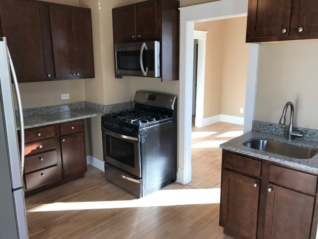 Foto del edificio - 116 N Adams St