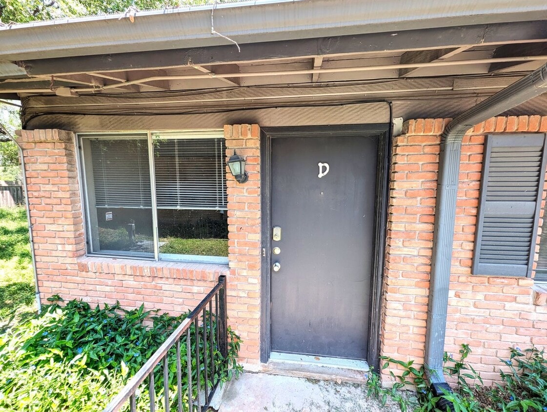 Primary Photo - Amazing four-plex unit ready for immediate...
