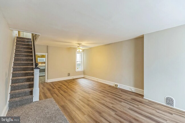 Building Photo - Spacious & Updated Grays Ferry Rowhome Near Parks and Center City — Accepting ALL PHA voucher hol...