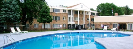 Building Photo - Willows On France