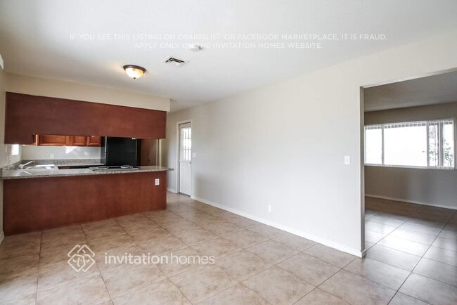 Foto del edificio - 1249 E 8th St