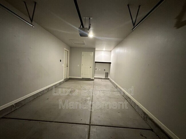 Foto del edificio - 4600 Loch Ln