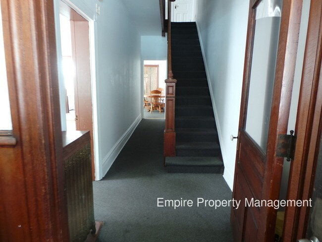 Foto del edificio - 456 Montclair Ave