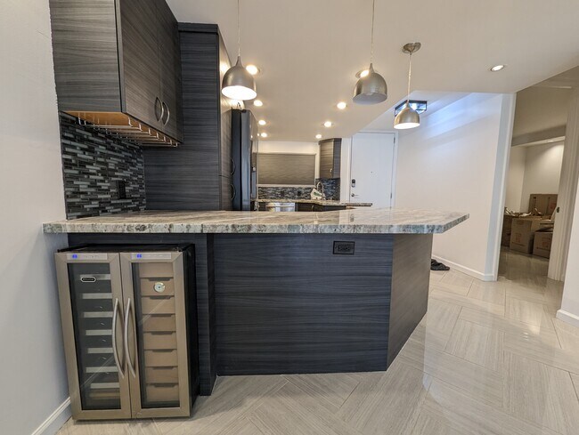 Foto del edificio - 469 Ena Rd