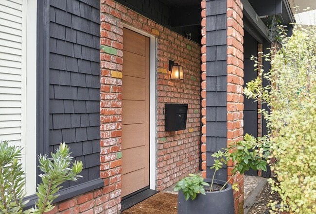 Foto del edificio - 1016 Carolina St