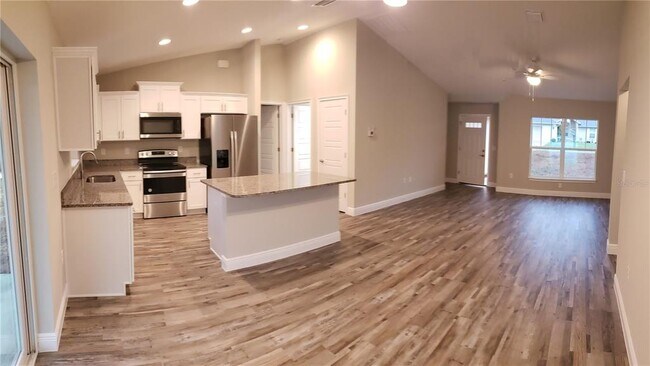 Building Photo - 28 Spruce Terrace