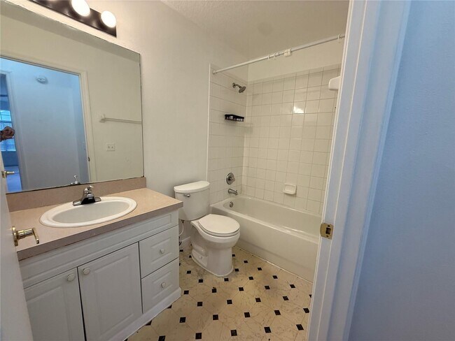 Building Photo - ICW-527 Caribbean Dr.