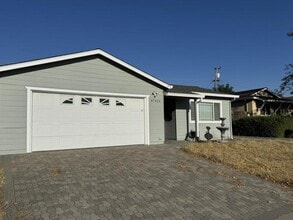 Building Photo - 47436 Fernald St