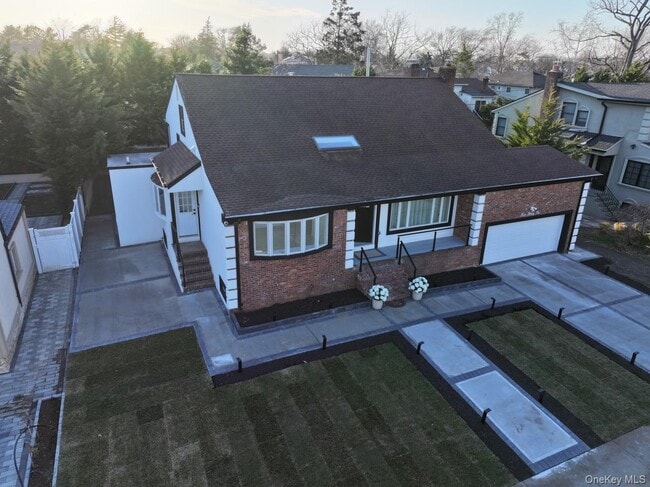 Building Photo - 791 Longview Ave