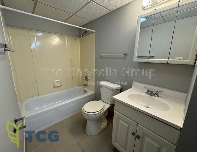 Foto del edificio - 2402 Marquette Rd