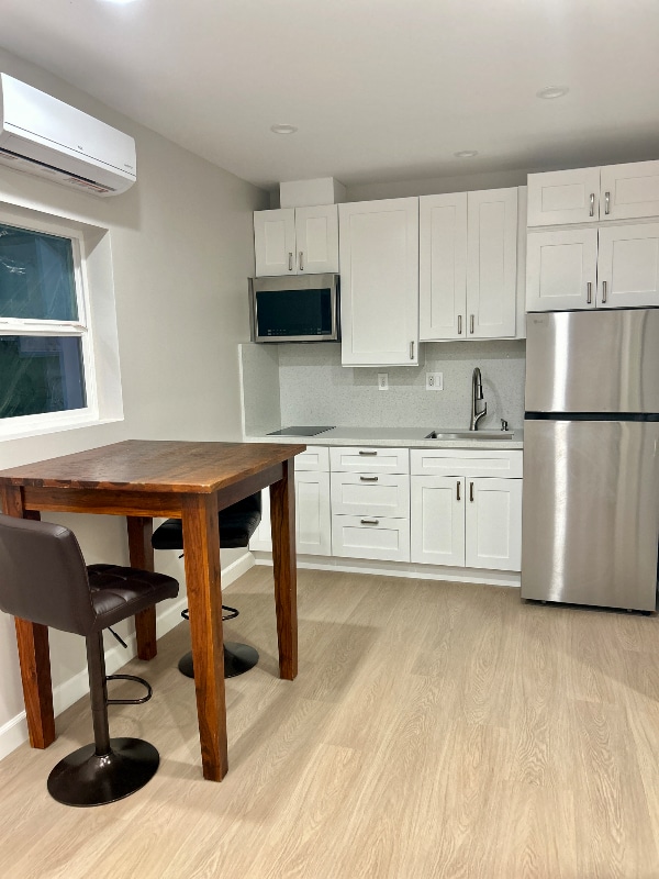 Foto principal - 329 E 219th St