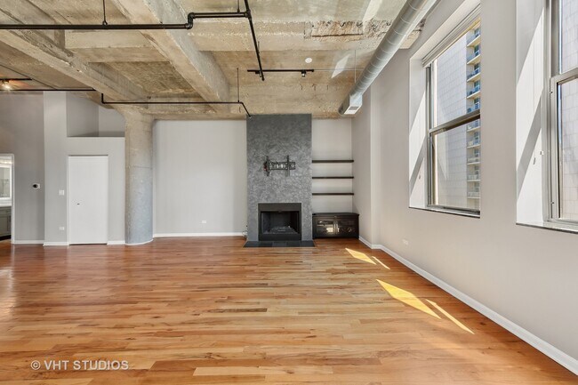 Building Photo - 758 N Larrabee St