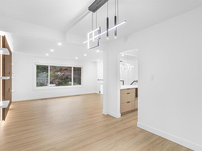 Photo du bâtiment - 34333 George Ferguson Way