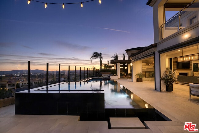 Foto del edificio - 20124 Piccadilly Ln