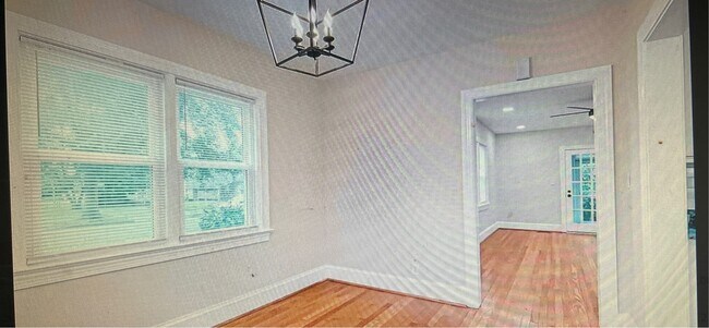 Building Photo - 147 Lembla St