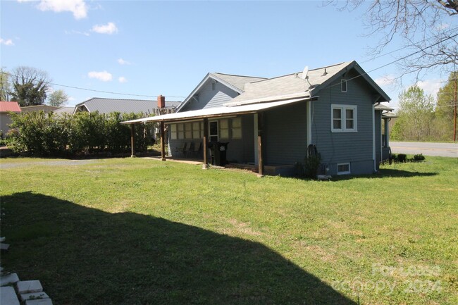 Building Photo - 5122 Wilkinson Blvd