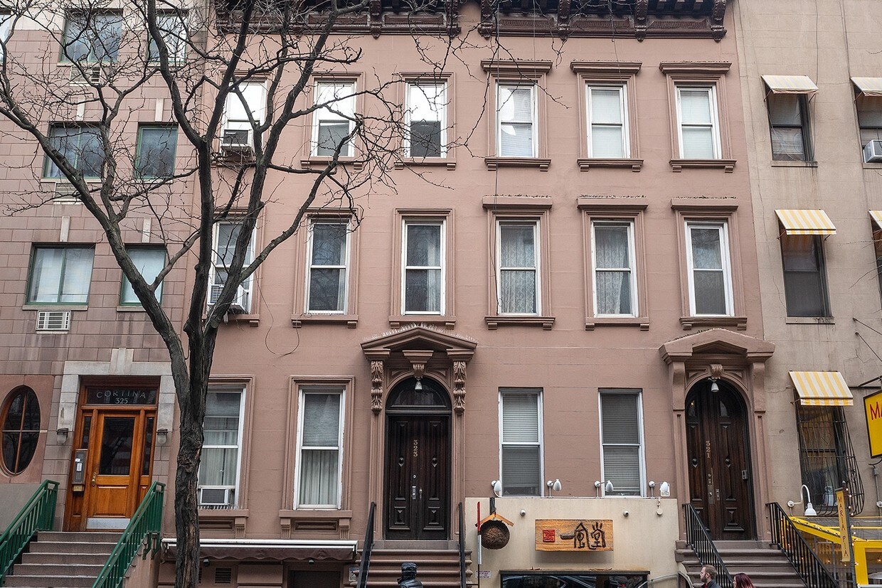 323 W 51st St, New York, NY 10019 Townhome Rentals in New York NY