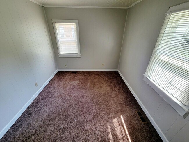 Foto del edificio - Cozy 2-Bedroom Home for Rent in Burlington!