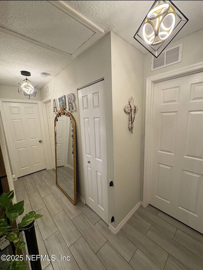 Foto del edificio - 1214 Brinkley Ct