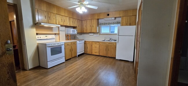 Photo du bâtiment - 502-502 2 St W