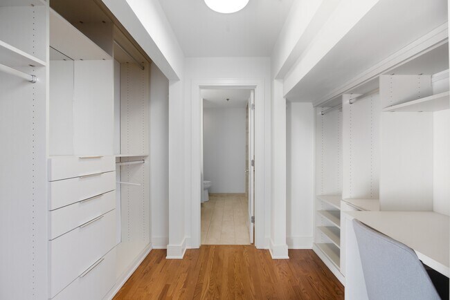 Foto del edificio - 525 W Superior St