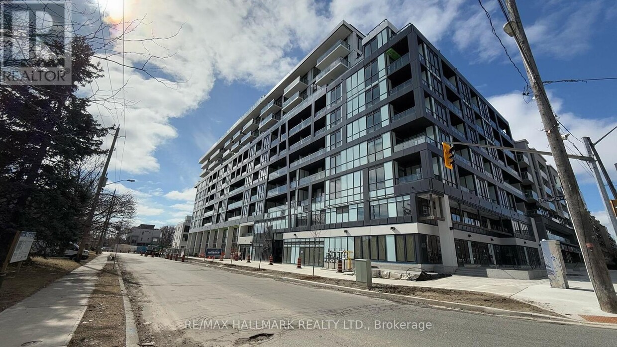 Photo principale - 652-652 Sheppard Ave E