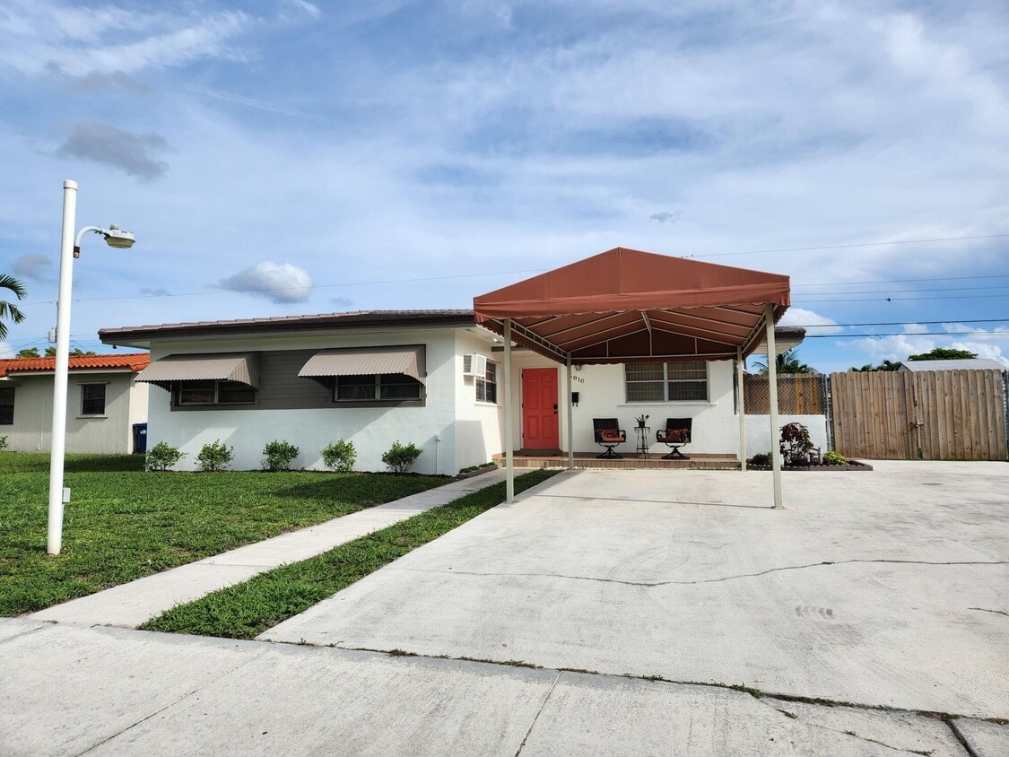 5810 NW 118th St, Hialeah, FL 33012 House for Rent in Hialeah, FL