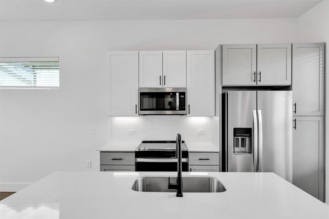 Foto del edificio - 1488 Bernard St