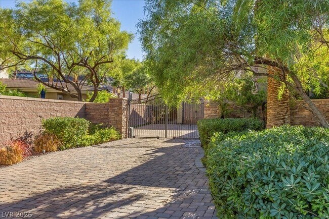 Building Photo - 514 Mandalay Ct