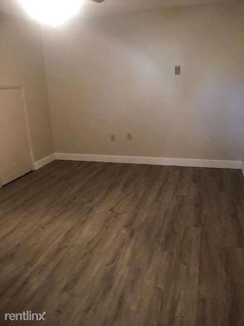 Building Photo - 861 Buchanan Trail E