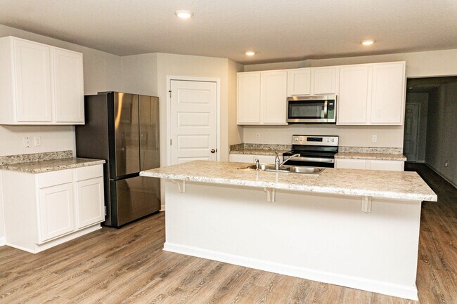 Foto del edificio - 202 Laurel Hl St