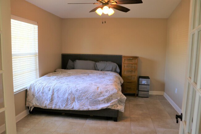 Foto del edificio - 6461 Arbor Ln
