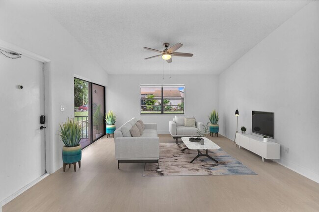 Foto del edificio - 12359 NW 11th Ct