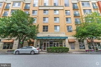 Building Photo - 2200 N Westmoreland St