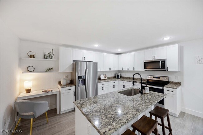 Building Photo - 3860 Outer Dr
