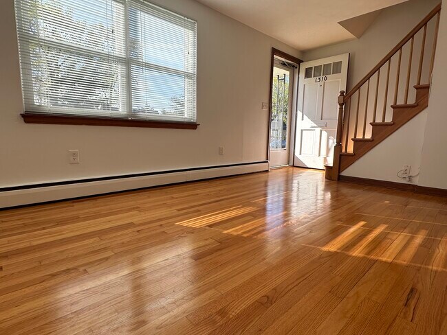 Building Photo - 1310 Slater Rd