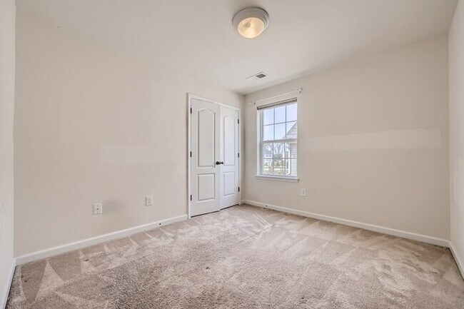 Foto del edificio - 7809 Stonebriar Dr, Glen Burnie, MD, 21060
