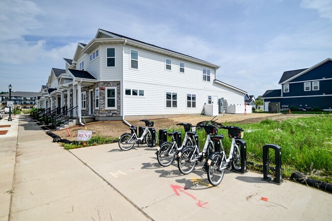 Building Photo - 2908 Radicchio Dr