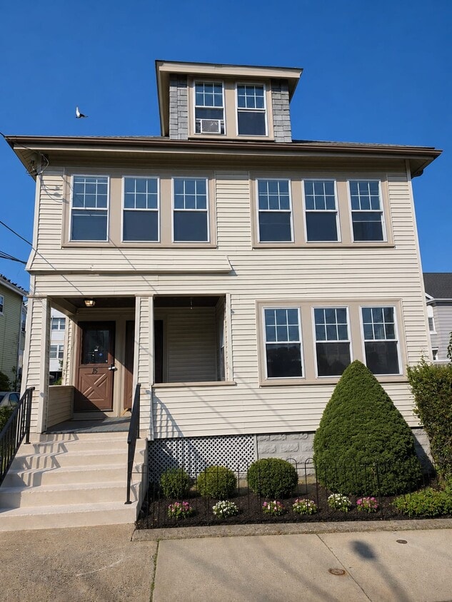 Photo - 11 Governor Winthrop Rd (Somerville, MA)