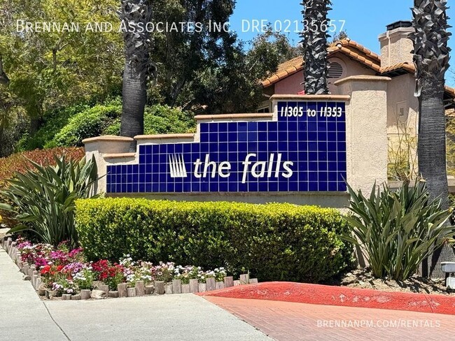 Foto del edificio - 3 Bed Modern Condo Living: Prime Location ...