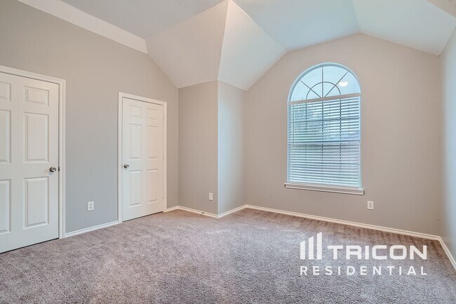 Foto del edificio - 6516 Ashwood Dr