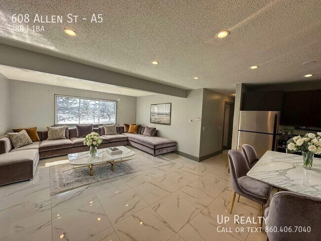 Foto del edificio - 608 Allen St