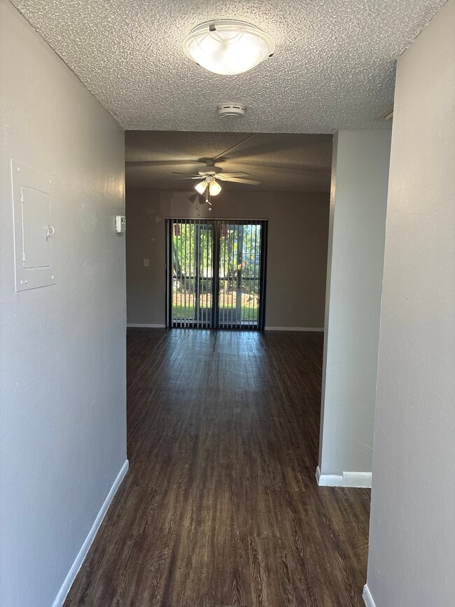 Building Photo - Country View Garden Homes