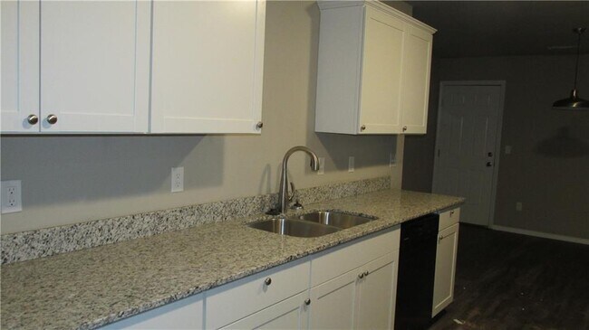 Building Photo - 5106 SW Fieldstone Ln