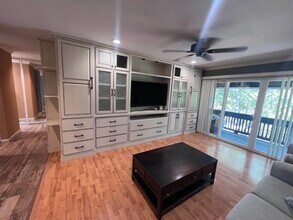 Building Photo - 1009 Murrieta Blvd