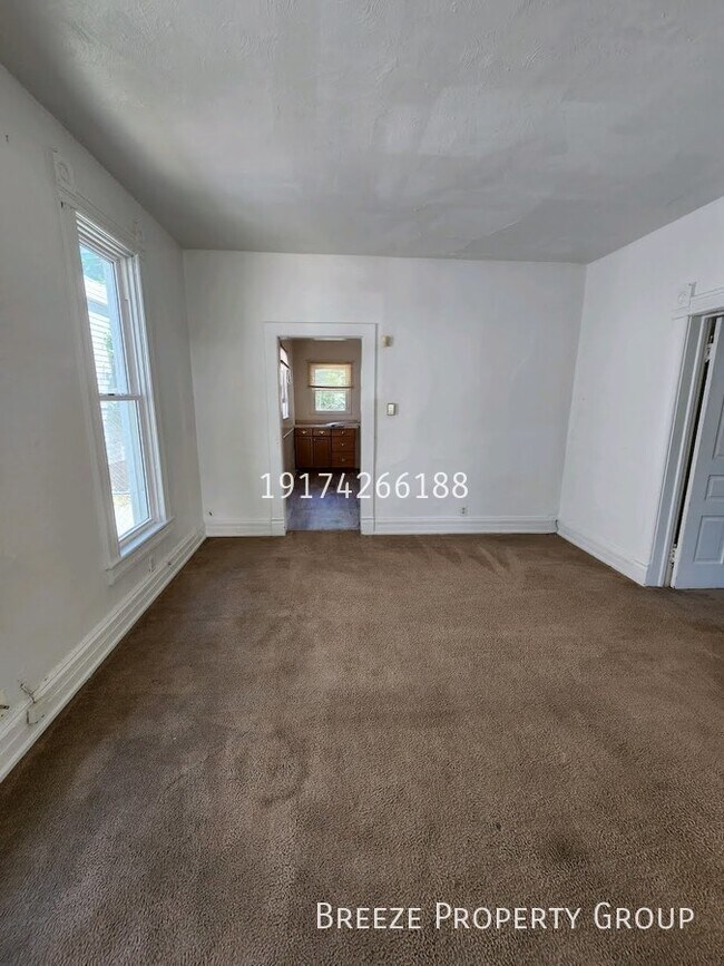 Foto del edificio - 323 Champion St